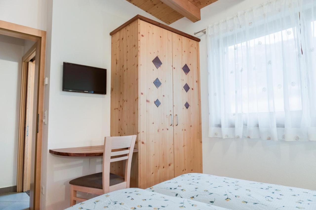 Hofschenke Pfeiftal - Heuduft Apartment San Martino In Passiria  Екстериор снимка